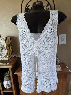 Vintage Hand-Crocheted White Boho Openwork Vest with Pom-Tie Size S